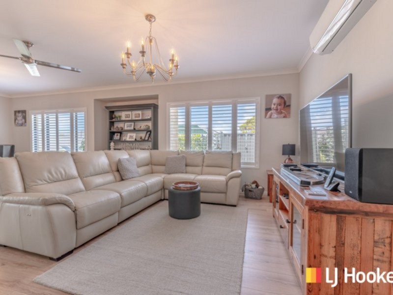 4 Hutt Court, Two Rocks WA 6037