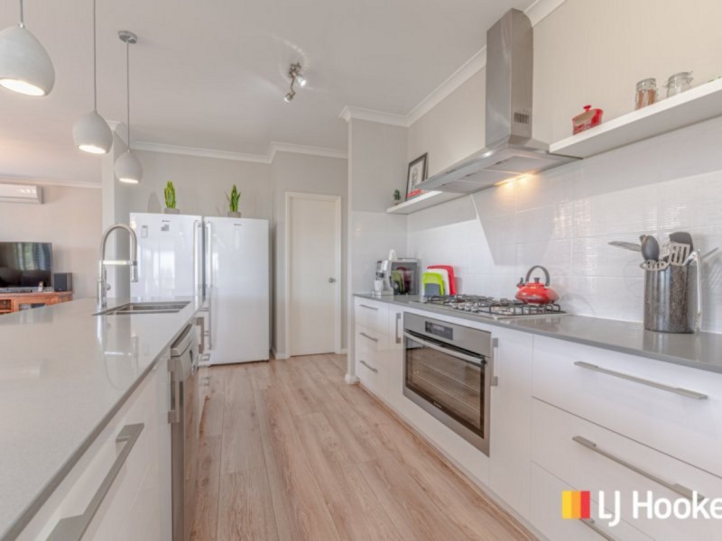 4 Hutt Court, Two Rocks WA 6037