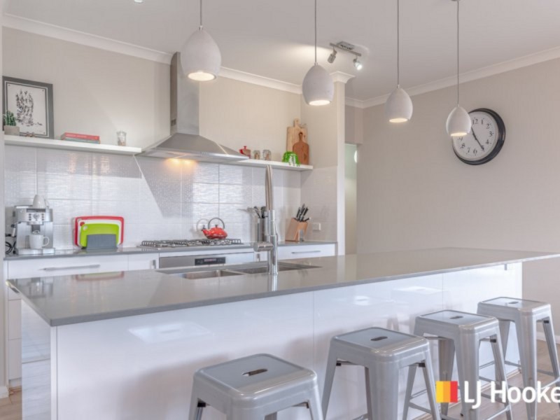 4 Hutt Court, Two Rocks WA 6037