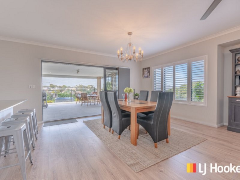 4 Hutt Court, Two Rocks WA 6037