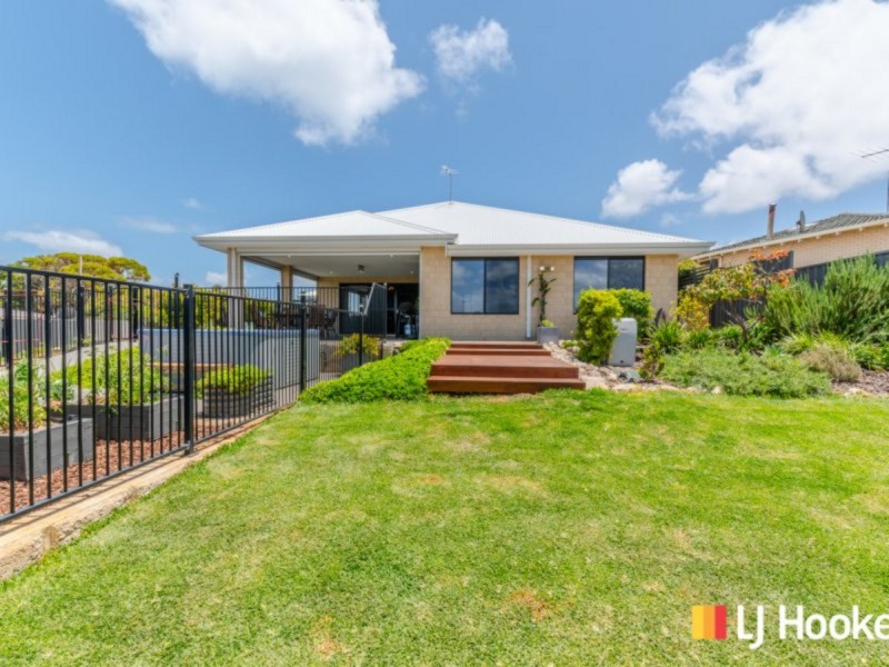 4 Hutt Court, Two Rocks WA 6037