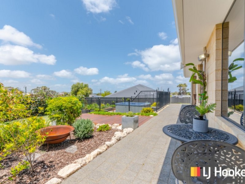 4 Hutt Court, Two Rocks WA 6037