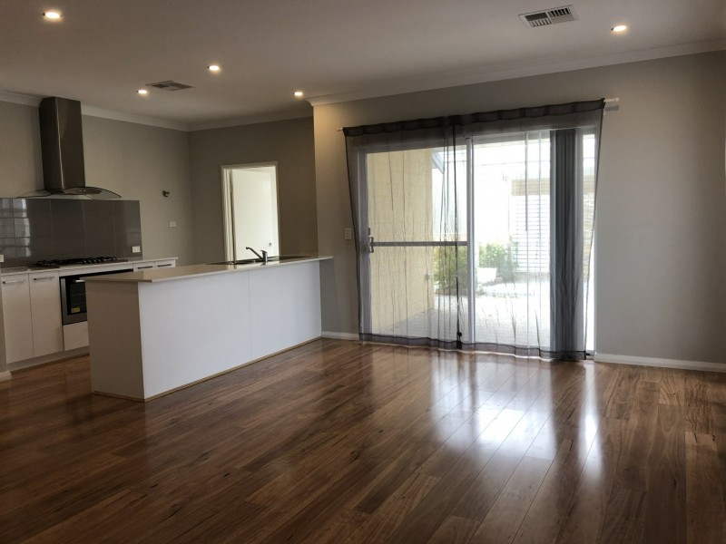 6 Summerhome Parade, Yanchep WA 6035