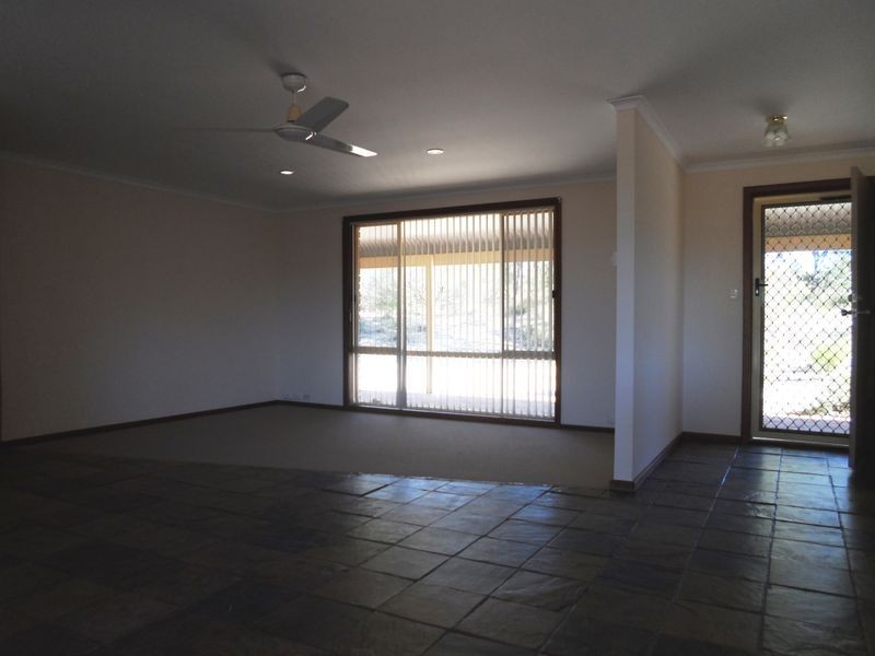 192 Nicklaus Avenue, Woodridge WA 6041