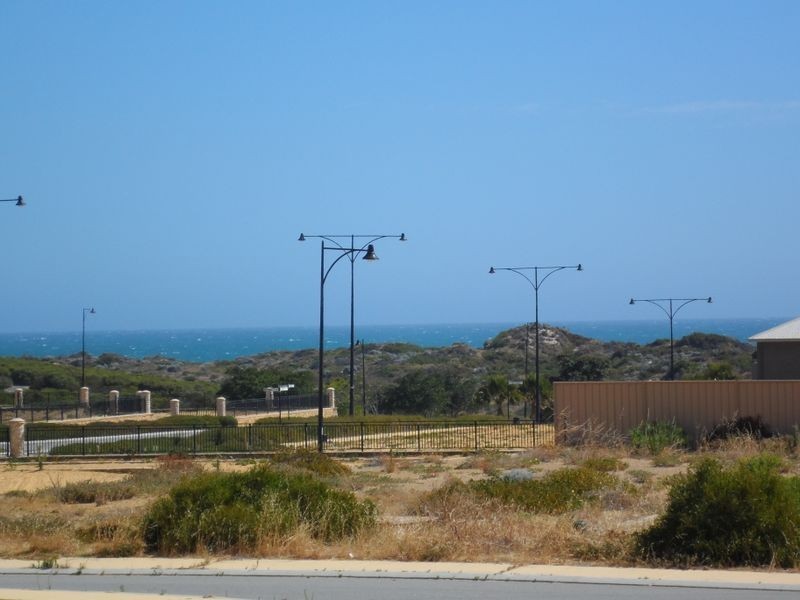 20 Hamelin Street, Two Rocks WA 6037