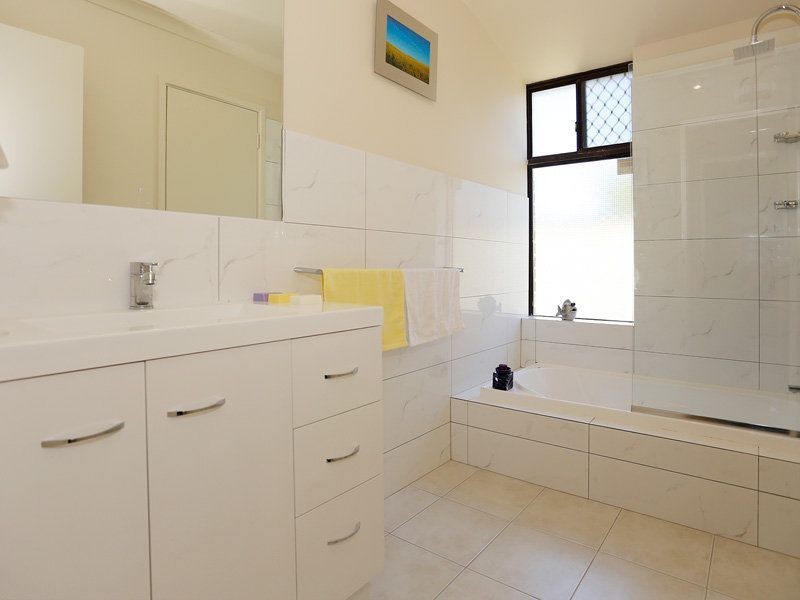 11 Wilson Place, Two Rocks WA 6037