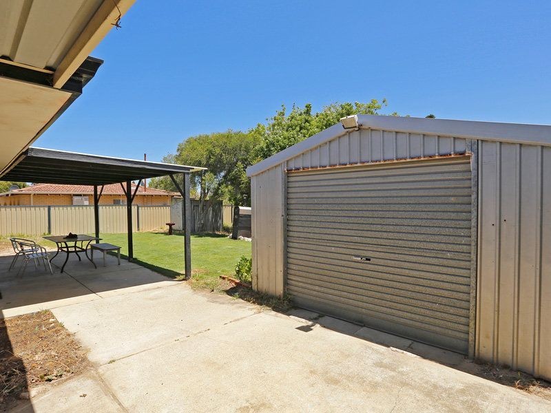 11 Wilson Place, Two Rocks WA 6037