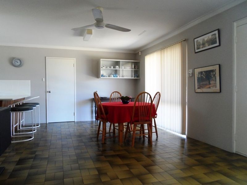 15 Hutt Court, Two Rocks WA 6037