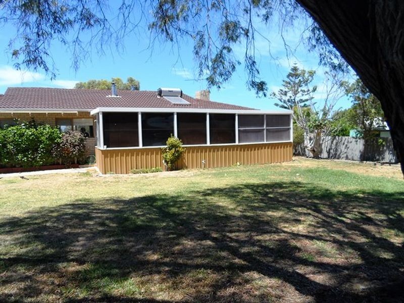 15 Hutt Court, Two Rocks WA 6037