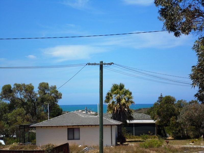 15 Hutt Court, Two Rocks WA 6037