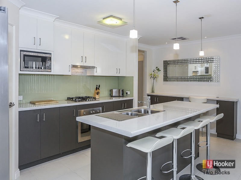 14 Current Street, Yanchep WA 6035