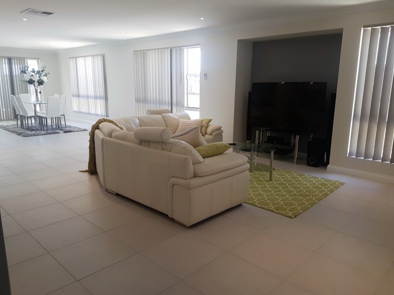 14 Current Street, Yanchep WA 6035