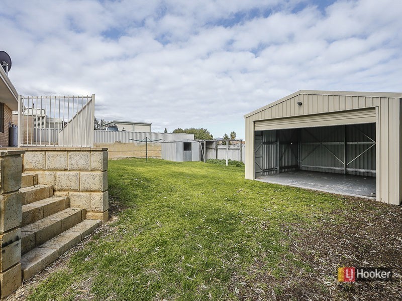 34 Damepattie Drive, Two Rocks WA 6037