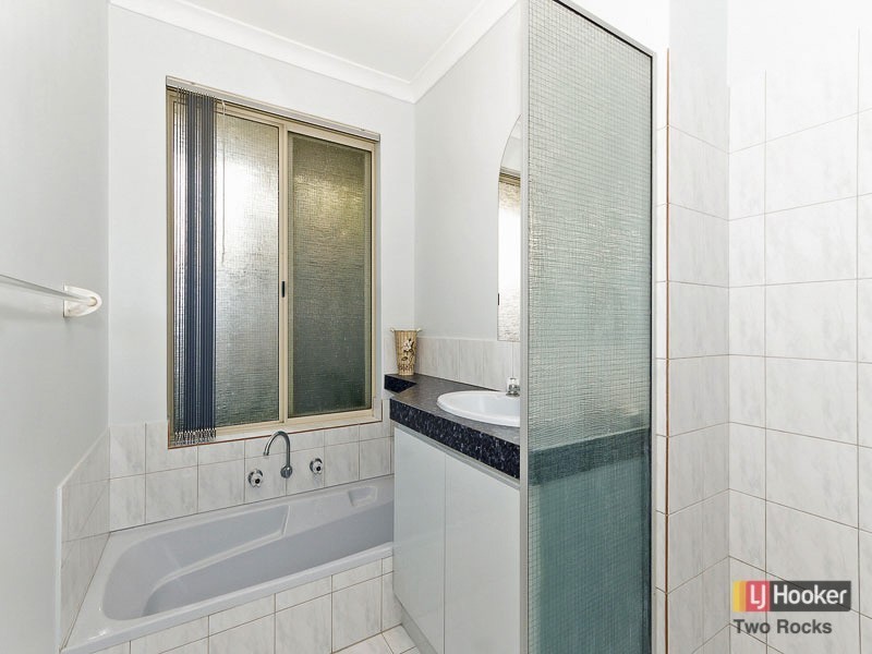 40 Sunningdale Road, Yanchep WA 6035