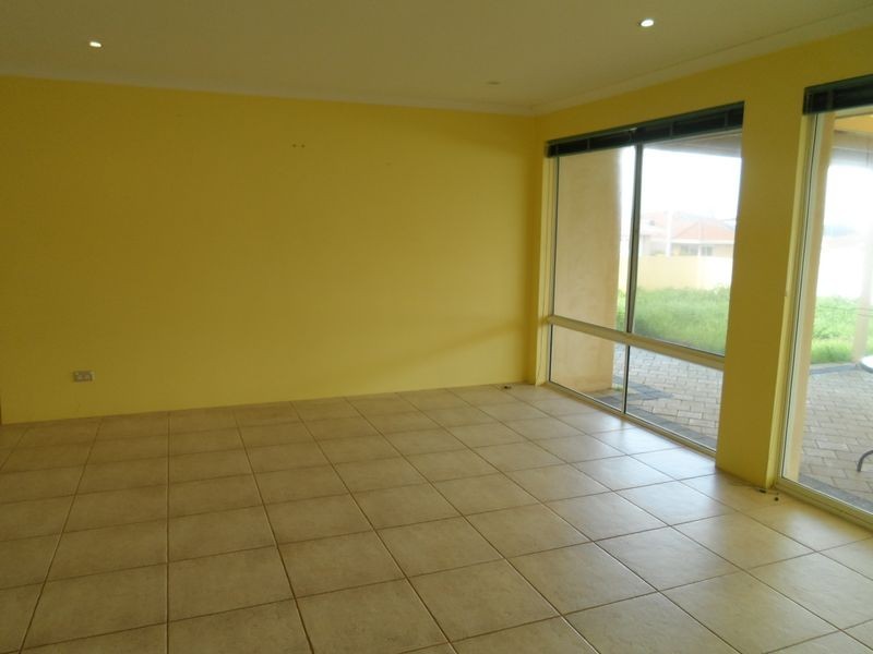 5 Gretel Court, Two Rocks WA 6037