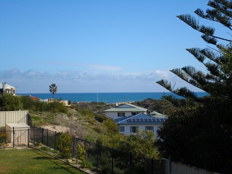 5 Brodia Place, Two Rocks WA 6037