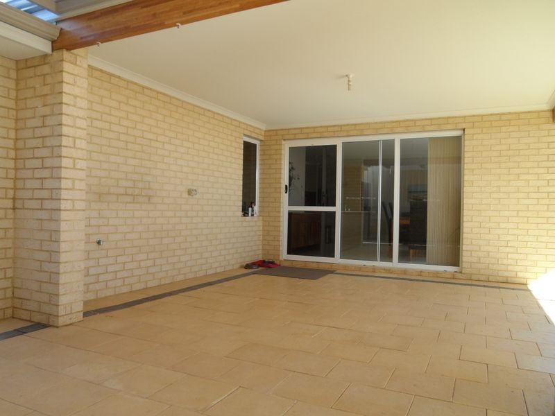 6 Llewellyn Way, Two Rocks WA 6037