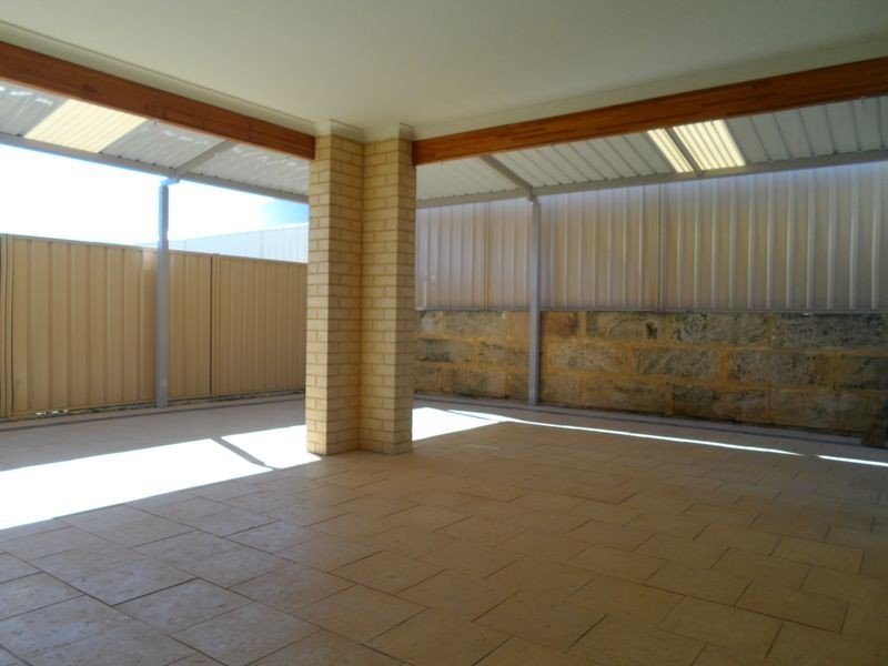 6 Llewellyn Way, Two Rocks WA 6037