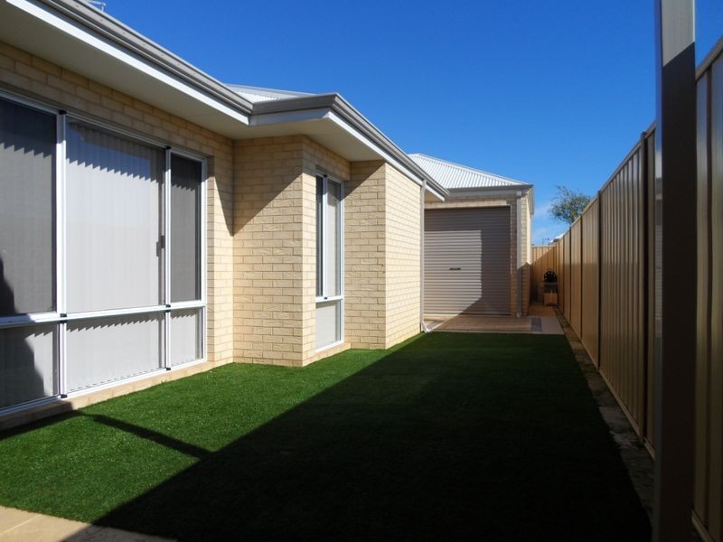 6 Llewellyn Way, Two Rocks WA 6037