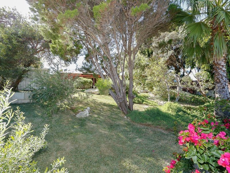 51 Whitfield Drive, Two Rocks WA 6037