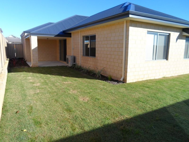 55 Fawkner Road, Two Rocks WA 6037