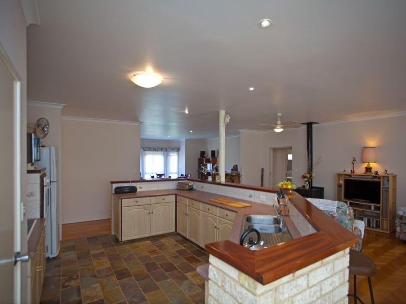 63 Kaiber Avenue, Yanchep WA 6035