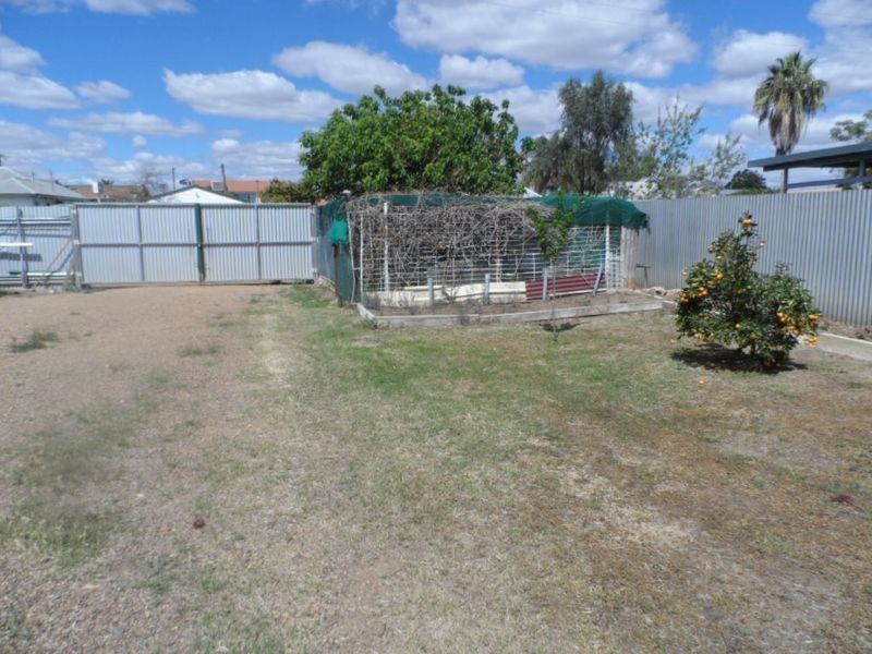 8 Dover Street, Moree NSW 2400