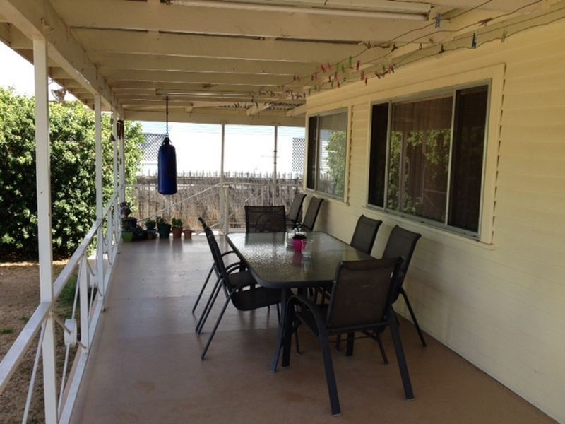 2 Mackenzie Street, Moree NSW 2400