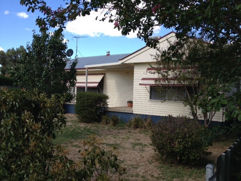 2 Mackenzie Street, Moree NSW 2400