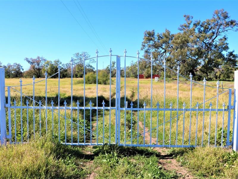 2 Victory Lane, Moree NSW 2400
