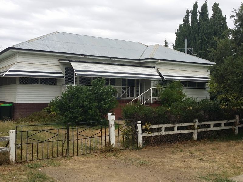 32 Iris Street, Moree NSW 2400