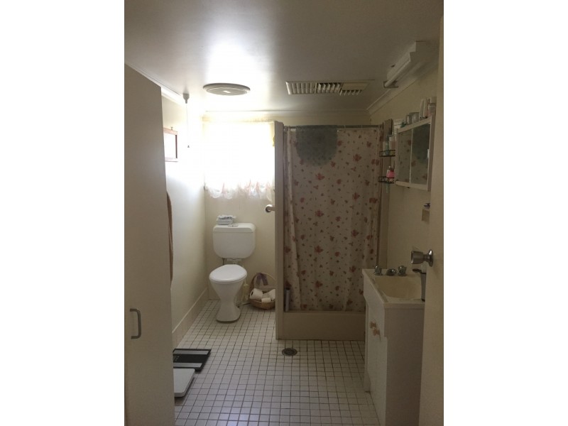 69 Dover Street, Moree NSW 2400