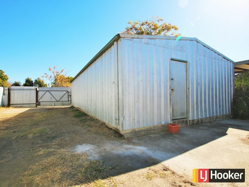 13 Oak Street, Moree NSW 2400