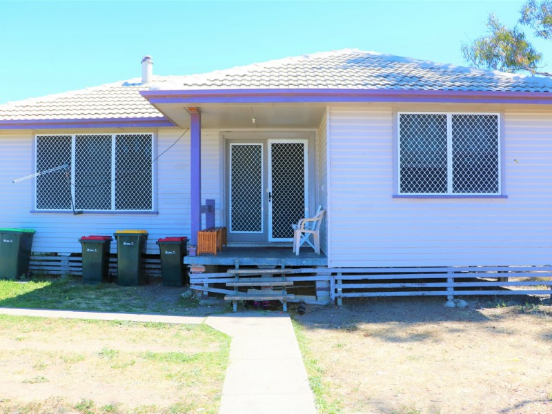 2 Cooee Street, Moree NSW 2400