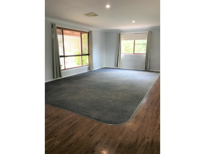 11 Bohenia Crescent, Moree NSW 2400