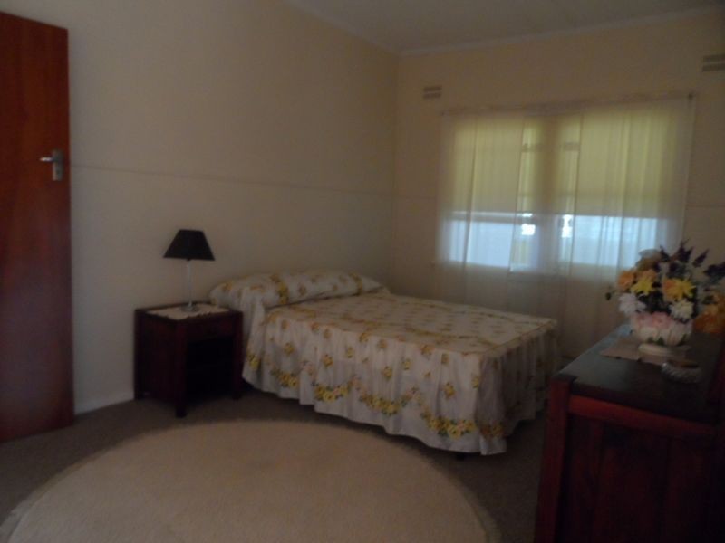 64 Oak Street, Moree NSW 2400