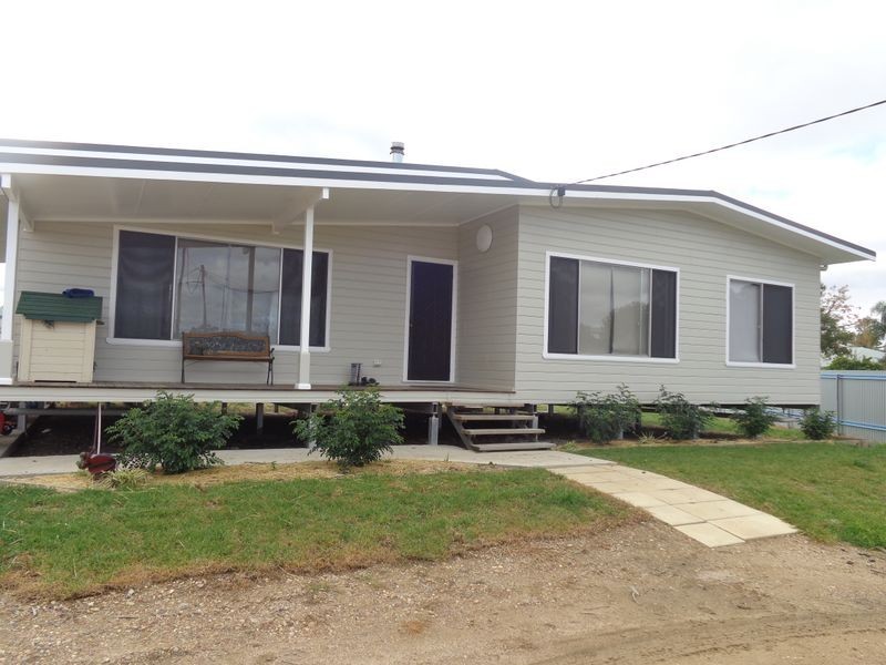 8 Seery Place, Moree NSW 2400