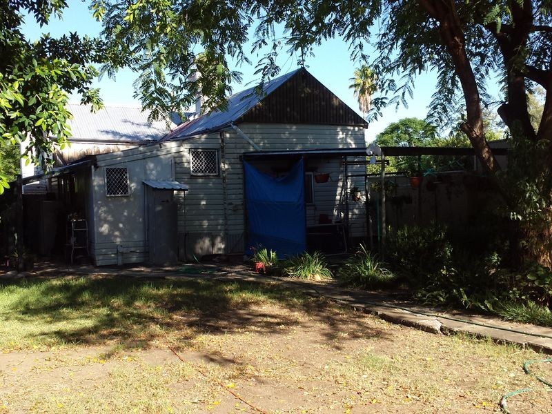 6 Chester Street, Moree NSW 2400