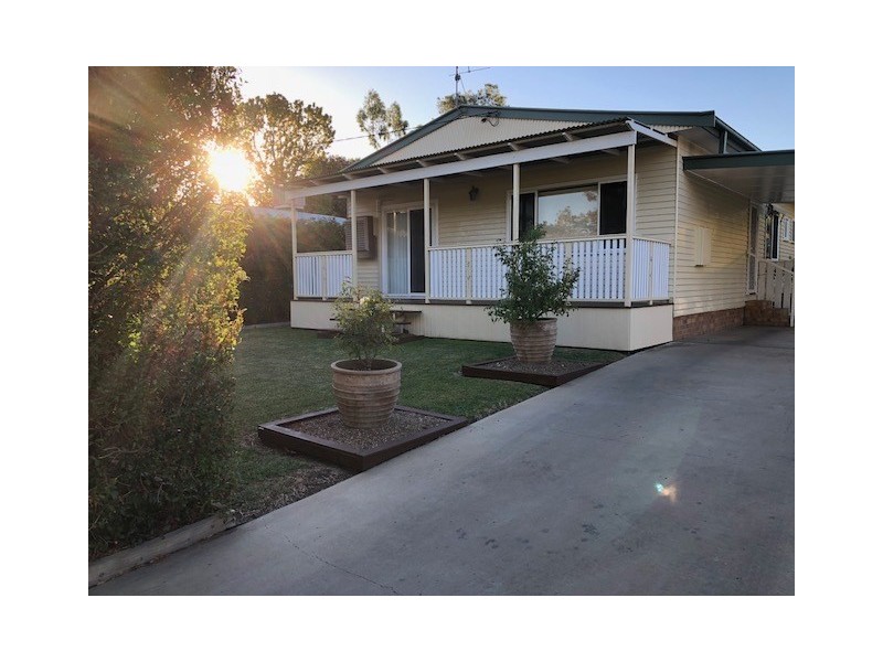27 Drummond Street, Moree NSW 2400