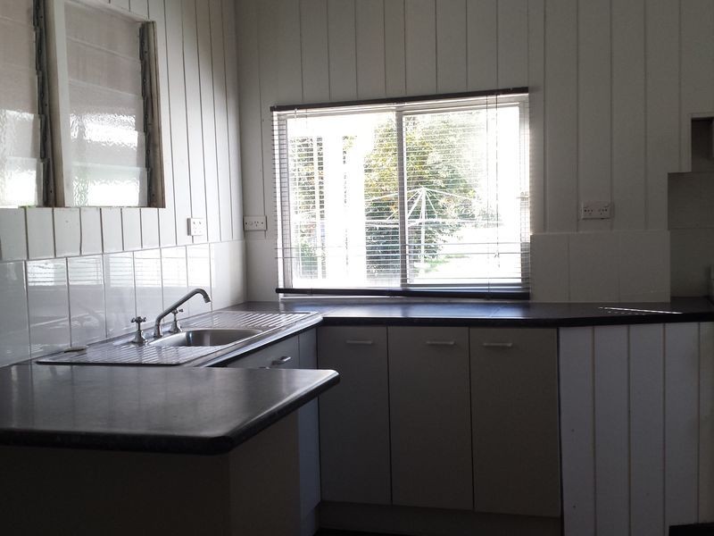 12 Oak Street, Moree NSW 2400