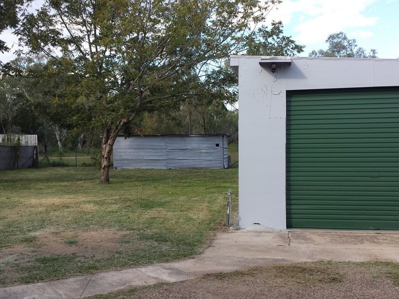 12 Oak Street, Moree NSW 2400