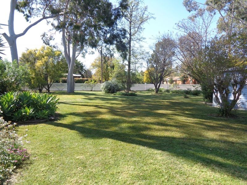 21 Sunnyside Road, Moree NSW 2400