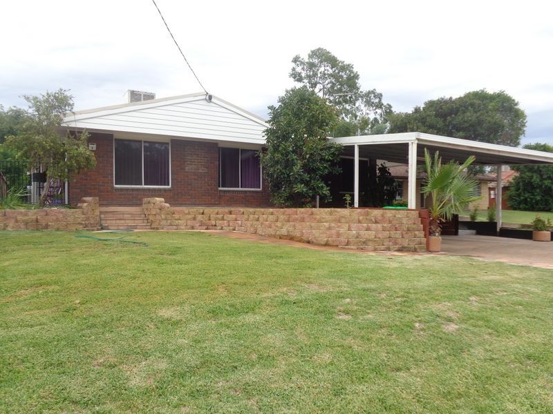 9 Cameron Place, Moree NSW 2400