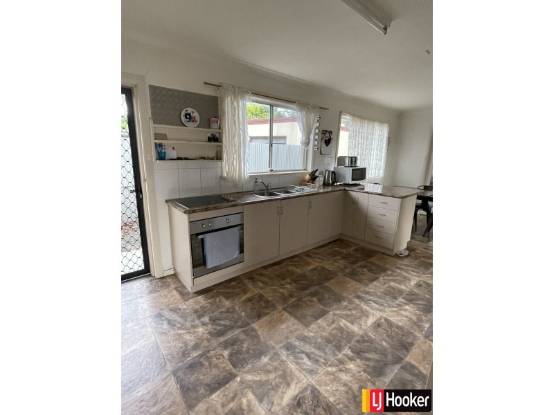 8 Delander Crescent, Moree NSW 2400