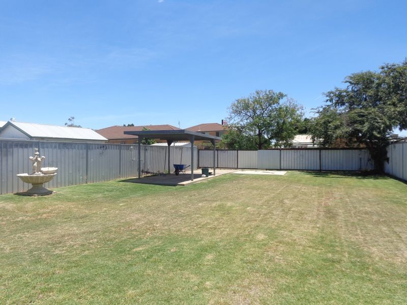 33 Dover Street, Moree NSW 2400