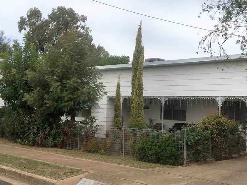 35 Railway Parade, Gravesend NSW 2401