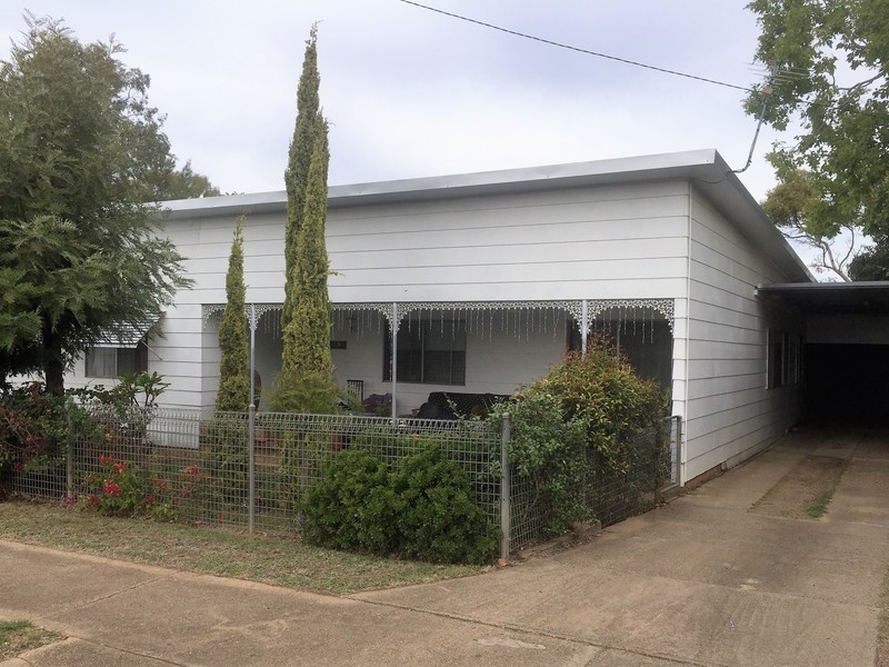 35 Railway Parade, Gravesend NSW 2401