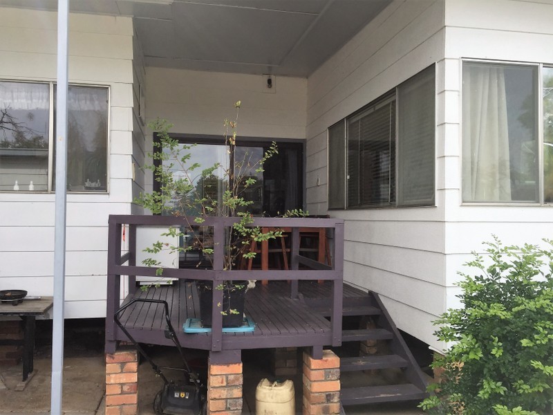 35 Railway Parade, Gravesend NSW 2401
