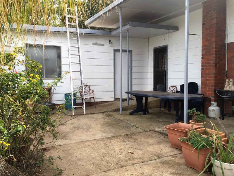 35 Railway Parade, Gravesend NSW 2401