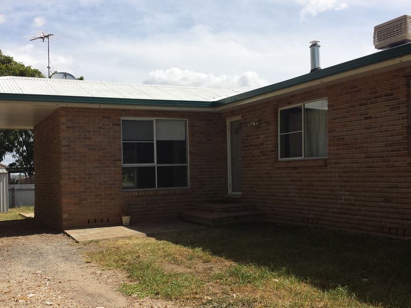 35 Jacaranda Drive, Moree NSW 2400